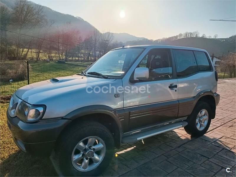 Gris / plata Usado 2001 Nissan Terrano Comfort SUV | 13.500 € (Caro) - Imagen 1/4