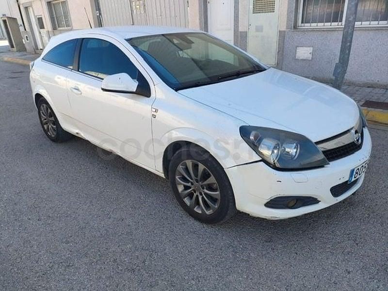 Usado Opel Astra GTC 110 CV (80 kW) 2011 Blanco Berlina