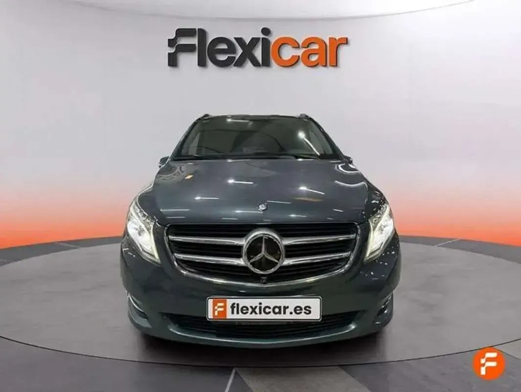 Usado Mercedes V200 Avantgarde 136 CV (100 kW) 2017 Gris Monovolumen
