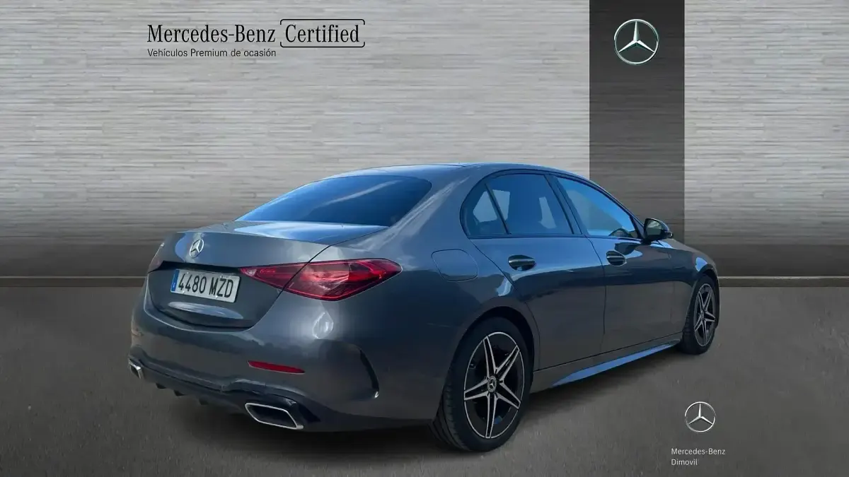 Usado Mercedes C200 AMG line 163 CV (119 kW) 2024 Gris selenita Berlina