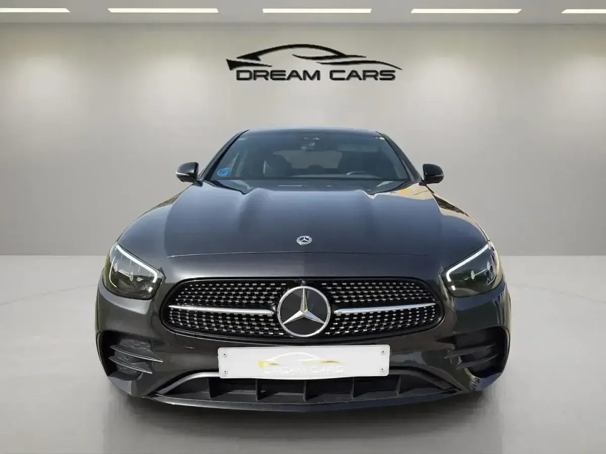 Usado Mercedes E300 258 CV (189 kW) 2022 Gris Familiar