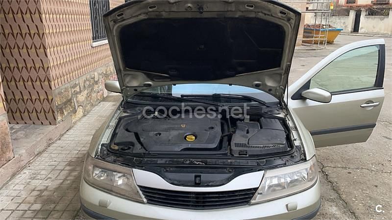 Usado Renault Laguna II Privilege 120 CV (88 kW) 2004 Beige Familiar