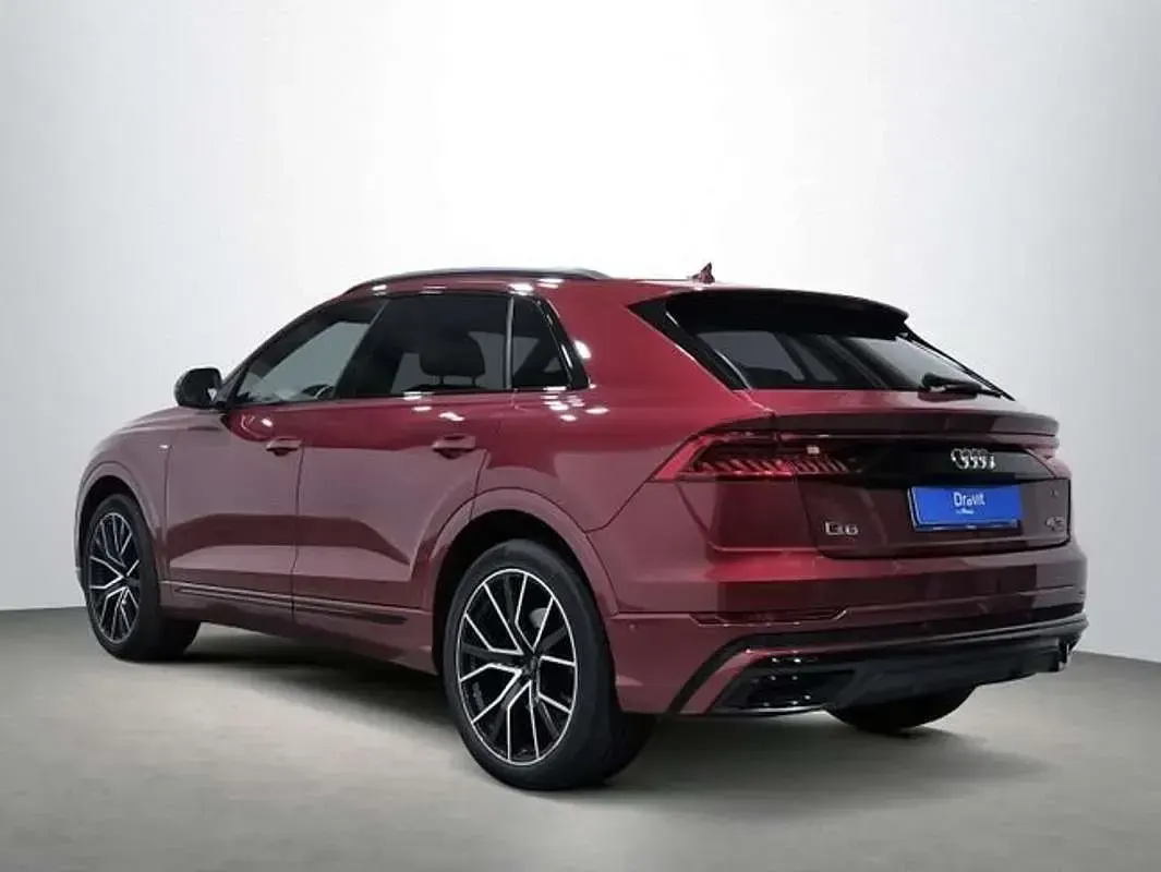 Usado Audi Q8 Black Edition 234 CV (172 kW) 2020 Rojo SUV