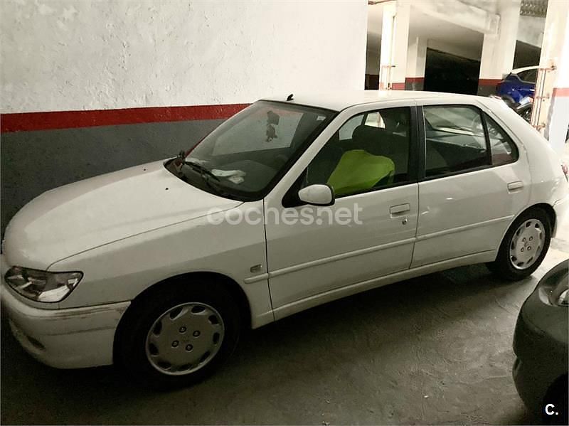 Usado Peugeot 306 71 CV (52 kW) 2000 Blanco Berlina