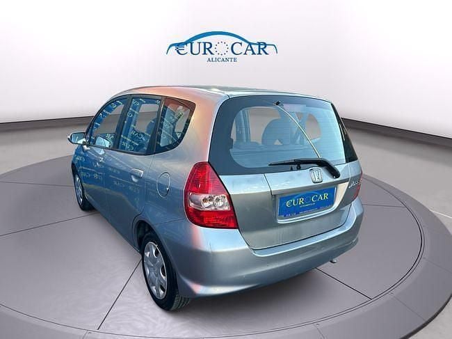 Usado Honda Jazz 83 CV (61 kW) 2007 Gris Utilitario