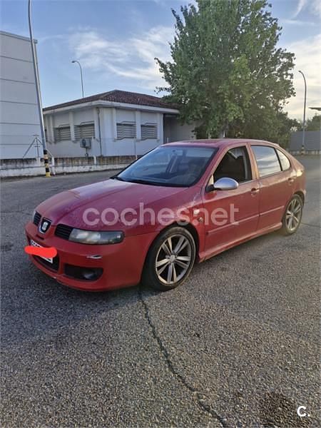 Usado Seat Leon FR 150 CV (110 kW) 2005 Rojo Berlina