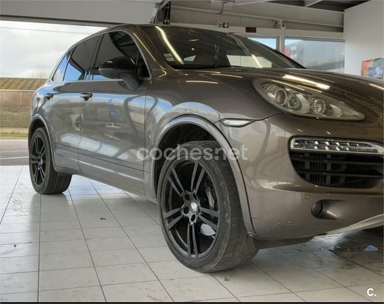 Usado Porsche Cayenne Platinum Edition 245 CV (180 kW) 2014 Marrón SUV