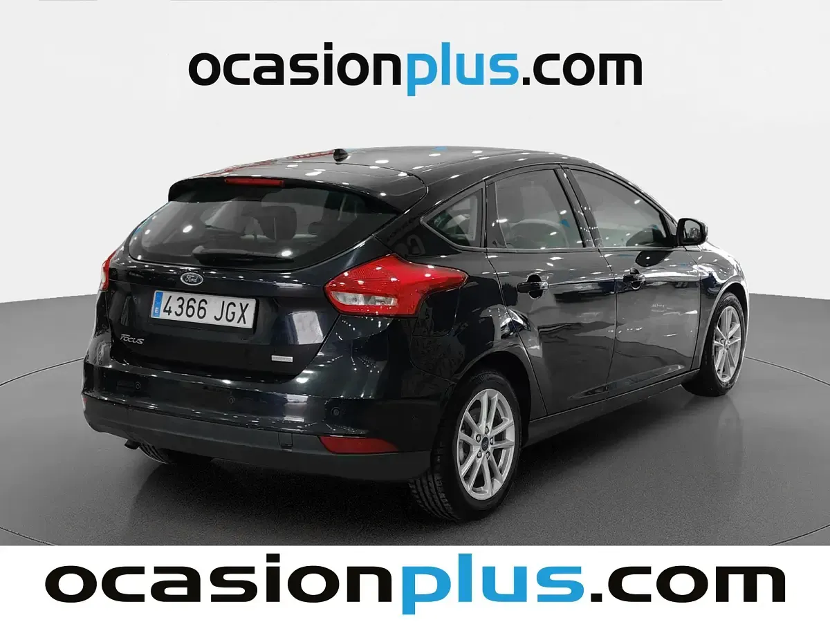 Usado Ford Focus Trend+ 125 CV (91 kW) 2015 Negro Utilitario