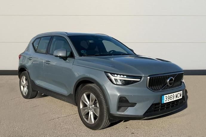 Usado Volvo XC40 Momentum 165 CV (121 kW) 2022 Gris SUV