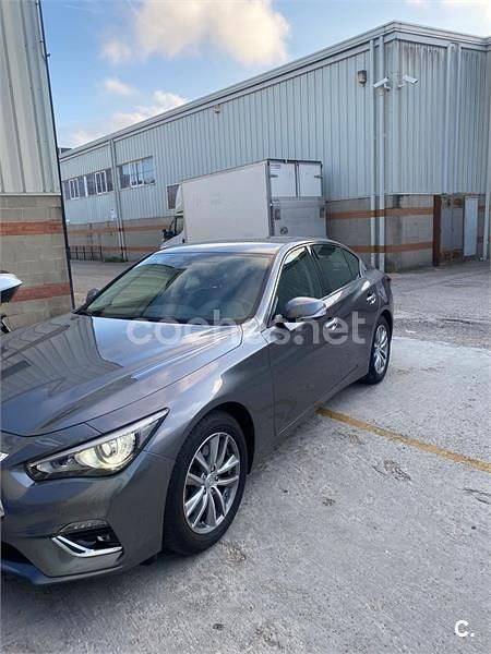 Usado Infiniti Q50 Premium 170 CV (125 kW) 2017 Gris / plata Berlina
