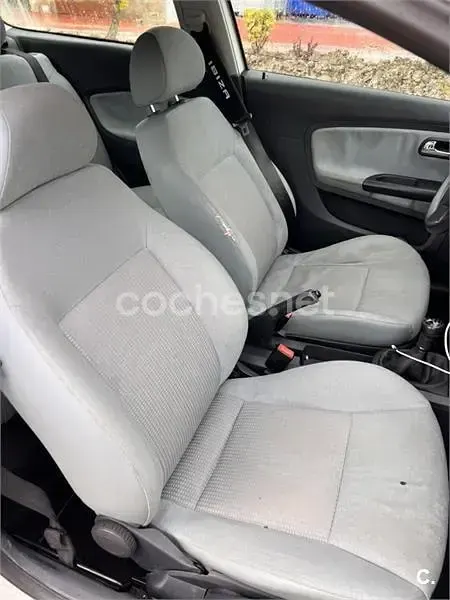 Usado Seat Ibiza Stella 75 CV (55 kW) 2003 Blanco Utilitario
