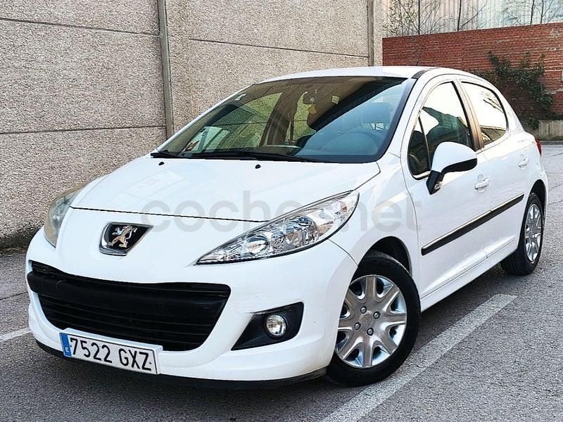 Usado Peugeot 207 Business-Line 70 CV (51 kW) 2010 Blanco Berlina