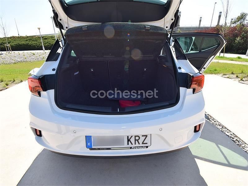 Begagnad Opel Astra Business 136 HK (100 kW) 2018 Vit Sedan