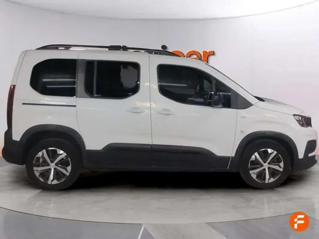 Usado Peugeot Rifter Active 102 CV (75 kW) 2023 Blanco Monovolumen