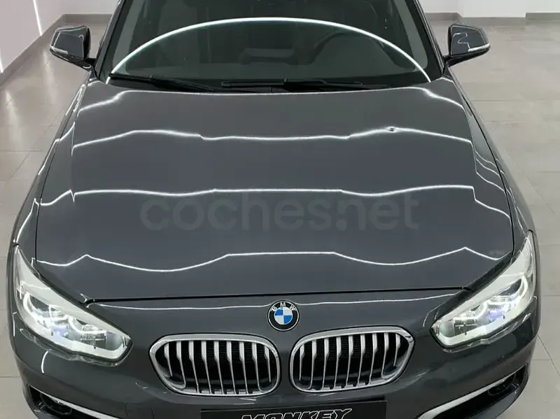 Usado BMW 118 150 CV (110 kW) 2018 Gris / plata Berlina