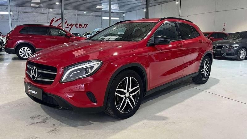 Usado Mercedes GLA200 AMG Edition 1 136 CV (100 kW) 2015 Rojo SUV