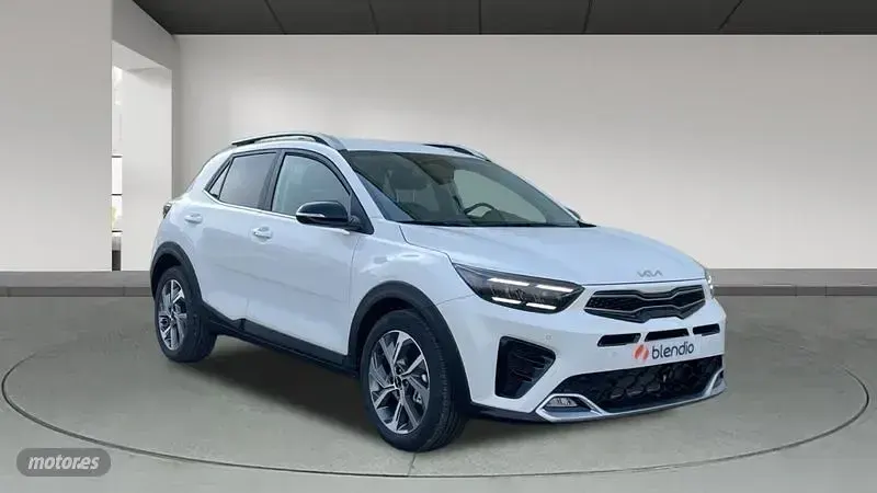 Usado Kia Stonic GT-Line 100 CV (73 kW) 2024 Blanco SUV