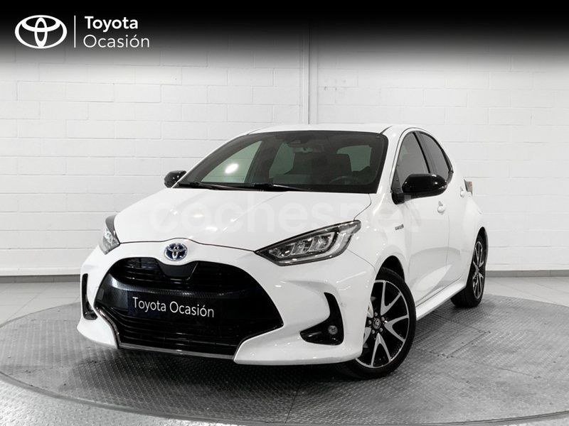 Blanco Usado 2021 Toyota Yaris Hybrid Style Berlina | 18.200 € (Precio justo) - Imagen 1/4