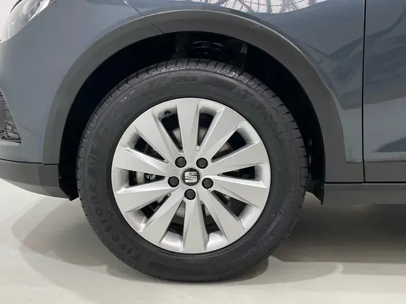 Usado Seat Arona Reference 95 CV (69 kW) 2021 Gris SUV