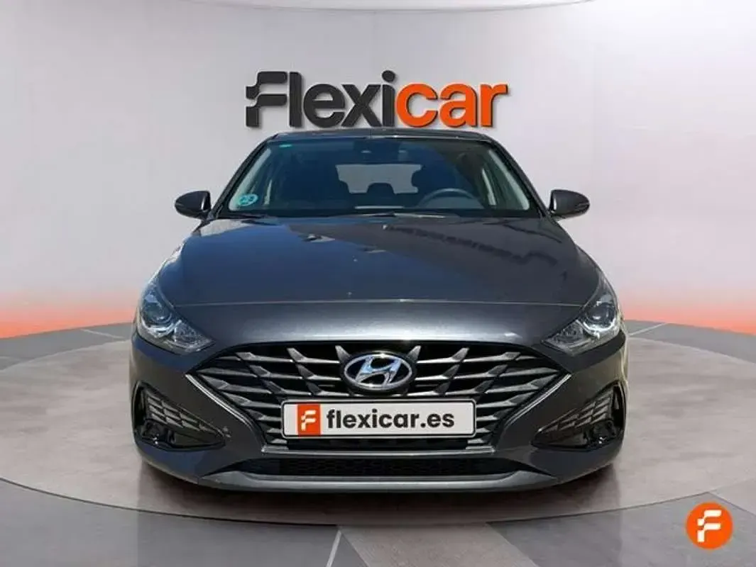 Usado Hyundai i30 110 CV (80 kW) 2022 Gris Utilitario
