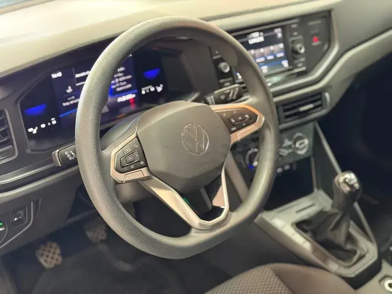 Usado VW Polo 95 CV (69 kW) 2022 Gris / plata Utilitario