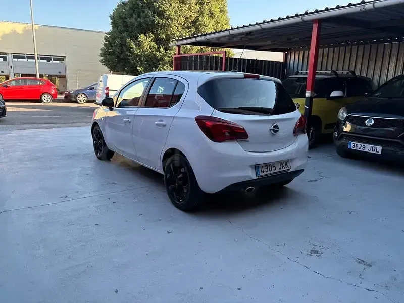 Usado Opel Corsa Color Edition 95 CV (69 kW) 2014 Blanco Utilitario