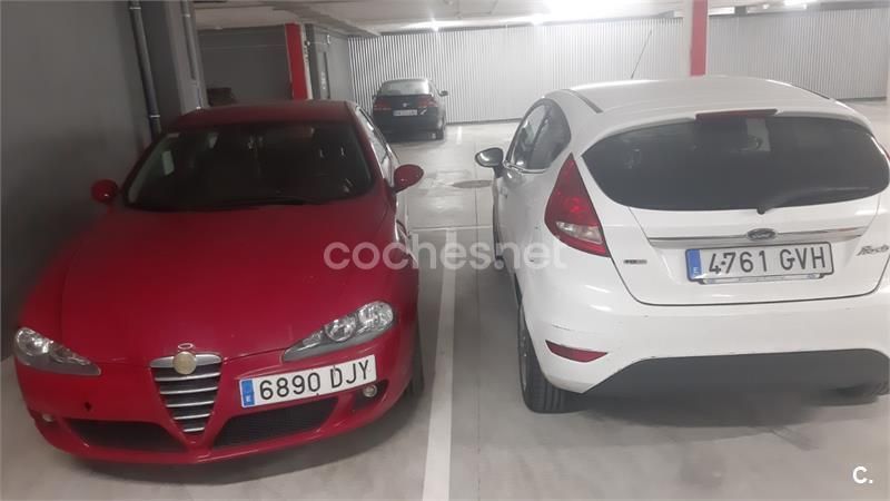 Rojo Usado 2004 Alfa Romeo 147 Distinctive Utilitario | 4500 € (Caro) - Imagen 1/2