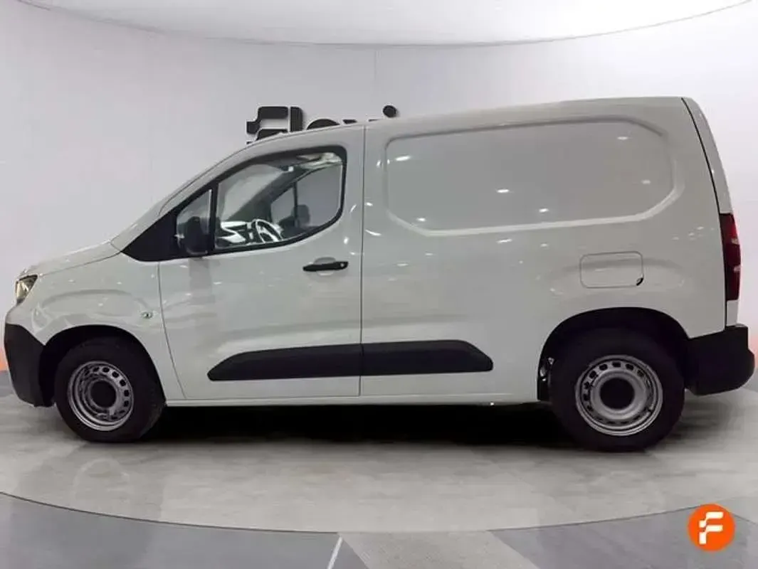 Usado Peugeot Partner 102 CV (75 kW) 2021 Blanco Monovolumen