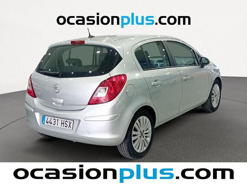 Usado Opel Corsa Selective 101 CV (74 kW) 2013 Gris plata Utilitario