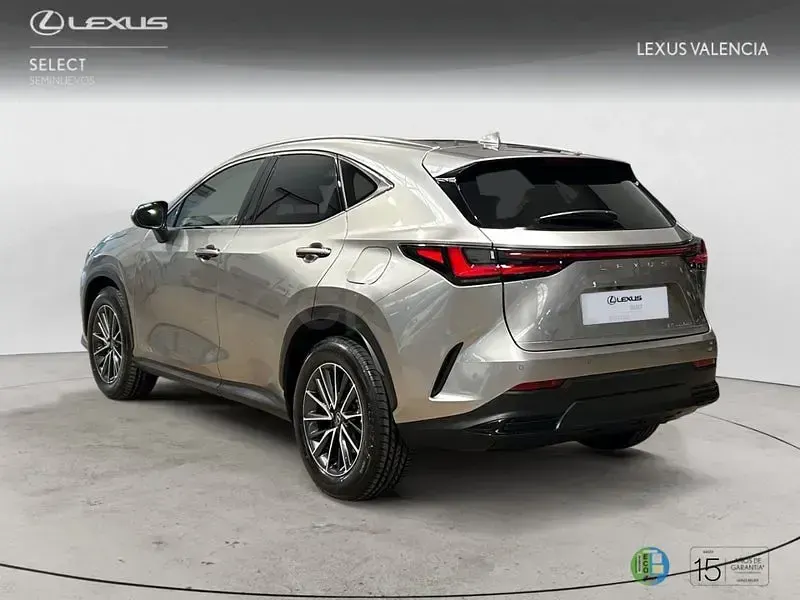 Usado Lexus NX450h+ 292 CV (214 kW) 2025 Gris / plata SUV