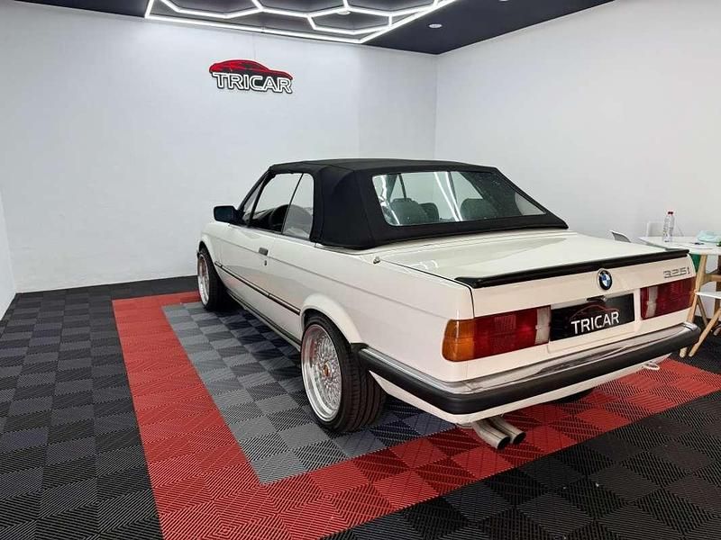 Usado BMW 325 Cabriolet 170 CV (125 kW) 1988 Blanco Descapotable
