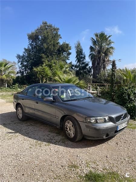 Usado Volvo S60 Momentum 163 CV (119 kW) 2004 Gris / plata Berlina