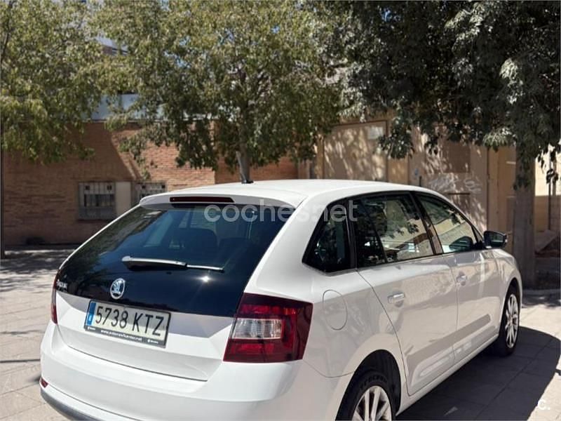 Usado Skoda Rapid Active 95 CV (69 kW) 2019 Blanco Berlina