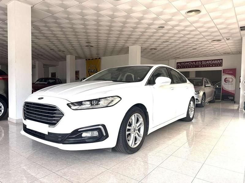 Usado Ford Mondeo Trend 167 CV (122 kW) 2019 Blanco Berlina