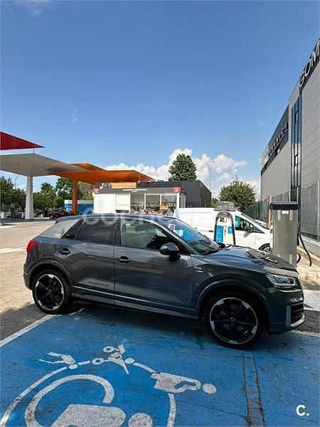 Gris / plata Usado 2017 Audi Q2 Sport SUV | 22.500 € (Caro) - Imagen 1/4