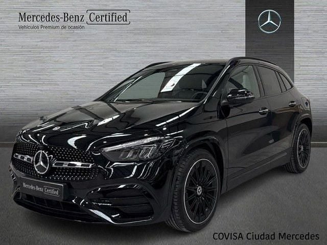 Usado Mercedes GLA200 150 CV (110 kW) 2025 Negro cosmos SUV