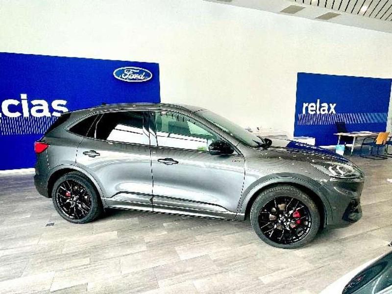 Usado Ford Kuga ST-Line 226 CV (166 kW) 2022 Gris SUV