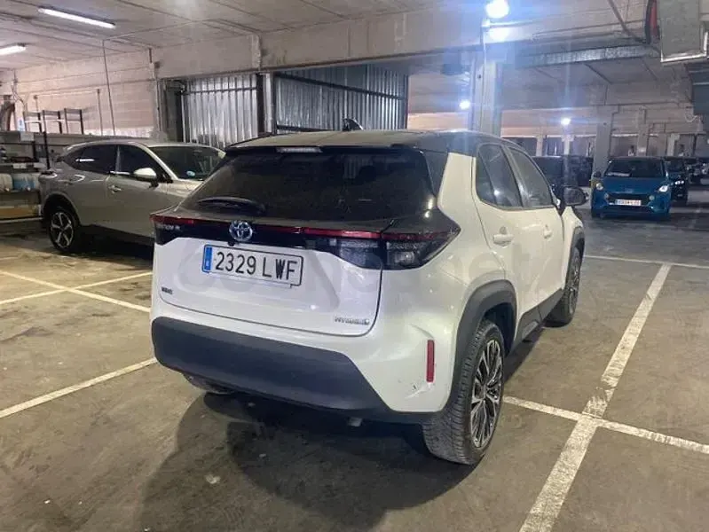 Usado Toyota Yaris Cross Style 116 CV (85 kW) 2022 Blanco SUV