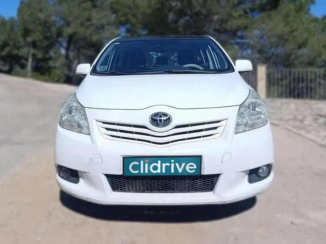 Usado Toyota Verso Active 126 CV (92 kW) 2010 Blanco Monovolumen