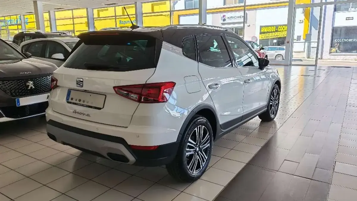 Usado Seat Arona 116 CV (85 kW) 2025 Blanco SUV