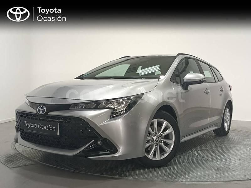 Gris / plata Usado 2024 Toyota Corolla Active Familiar | 26.990 € (Precio justo) - Imagen 1/4