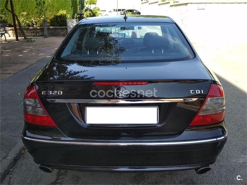 Usado Mercedes E320 Avantgarde 224 CV (164 kW) 2007 Negro Berlina