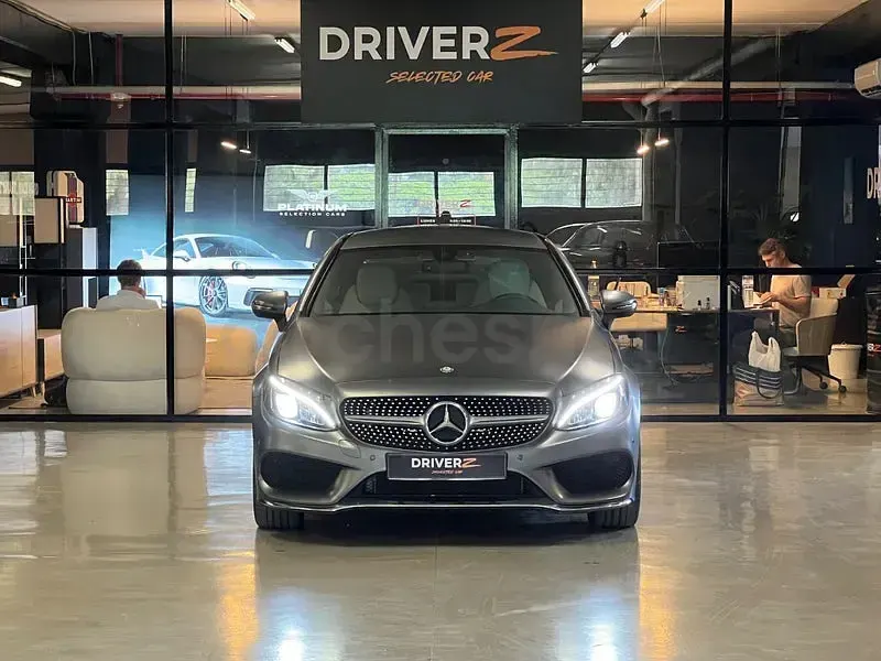 Usado Mercedes 200 AMG line 184 CV (135 kW) 2016 Gris / plata Coupe