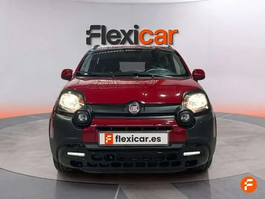 Usado Fiat Panda 71 CV (52 kW) 2024 Rojo Utilitario