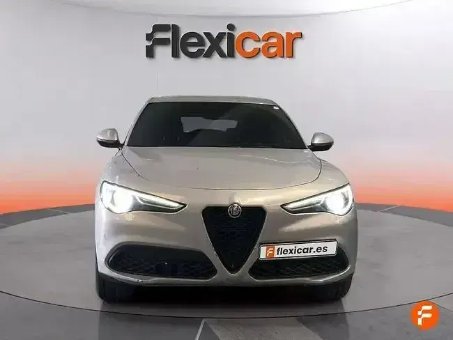 Usado Alfa Romeo Stelvio Sprint 200 CV (147 kW) 2022 Gris SUV