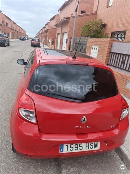 Rojo Usado 2012 Renault Clio IV Dynamique Berlina | 5400 € (Precio justo) - Imagen 1/4