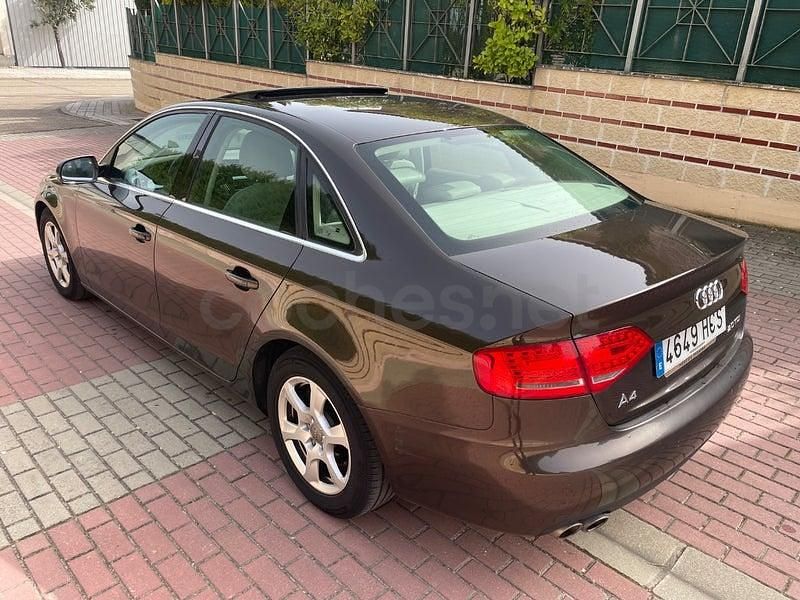 Usado Audi A4 136 CV (100 kW) 2011 Beige Berlina