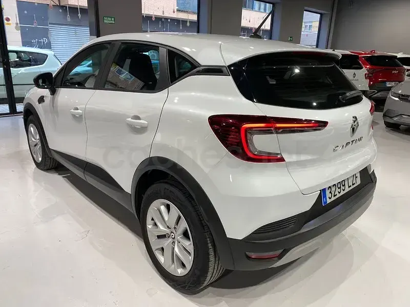 Usado Renault Captur Evolution 100 CV (73 kW) 2022 Blanco SUV