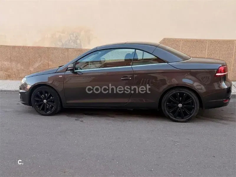 Usado VW Eos 122 CV (89 kW) 2015 Marrón Descapotable