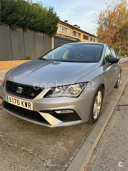 Usado Seat Leon FR 150 CV (110 kW) 2019 Gris / plata Berlina